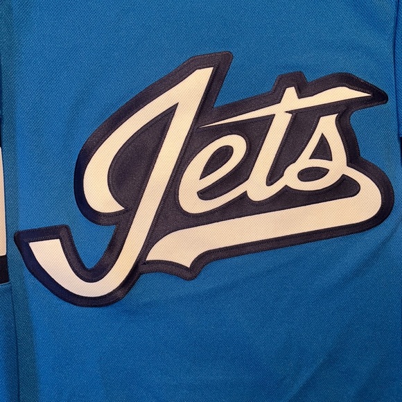 Winnipeg Jets Alternate Adidas Jersey - Picture 4 of 5
